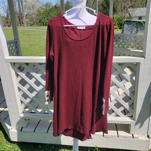 Hi-Low Burgundy Entro Dress with Lace & Bottons